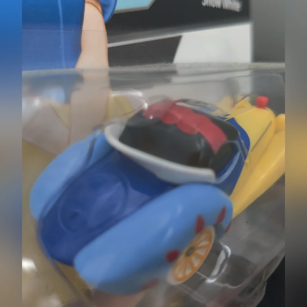 Disney Hot Wheels Character Car Snow White